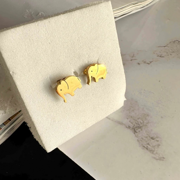 Stud earrings Elephant